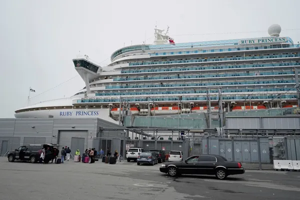 125 passengers and crew hit with highly contagious stomach virus on cruise from San Francisco