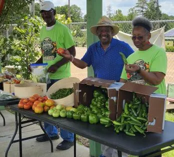 Center Hill Farmers' Market commemorates Veterans