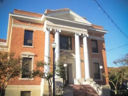 Hattiesburg City Council adopts truck routes, balances historic preservation with new paint technology, approves contracts for improvements
