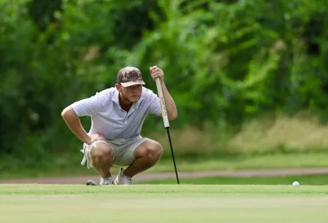 Elkins holds off Brescher for Invite win