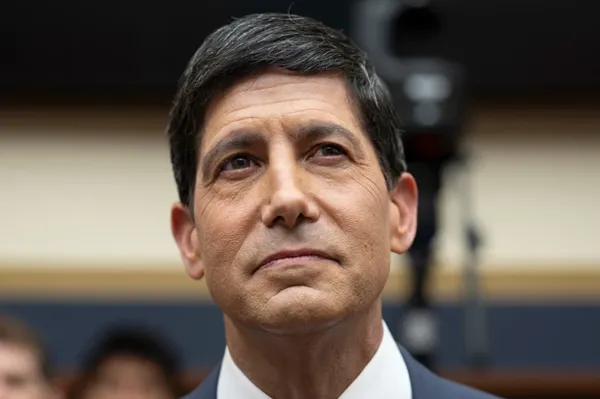 Warsh says Fed has 'no tolerance' for high inflation but provides no hints on next move