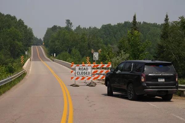 Heavy smoke from wildfires blankets the US Midwest and Northeast, prompting evacuations