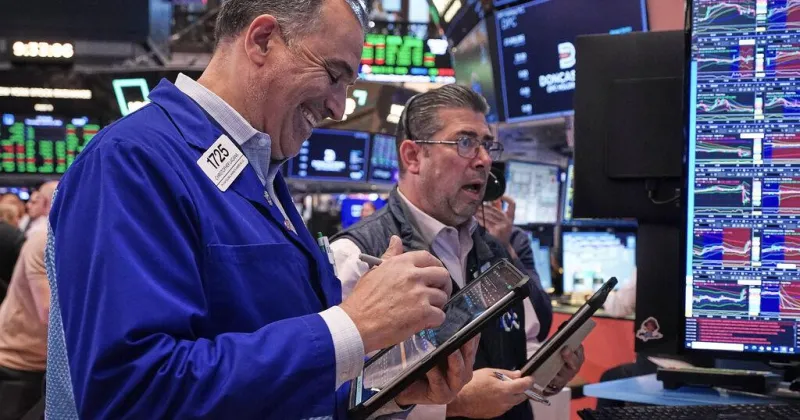 US stocks rise within 0.5% of their record, even as oil prices keep climbing