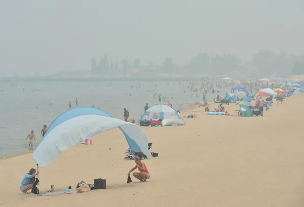 Canadian wildfire smoke turns air hazardous in the US Midwest. Officials say stay inside