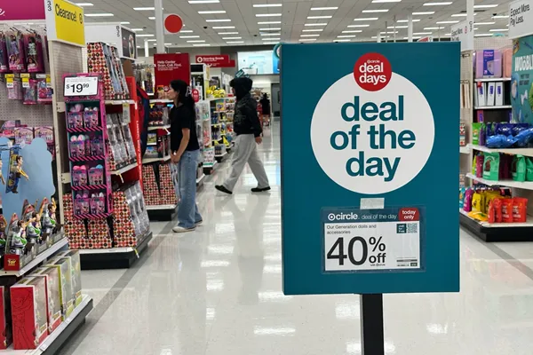 Retail sales up just 0.2% in June, but excluding business at the gas pump, shoppers are resilient