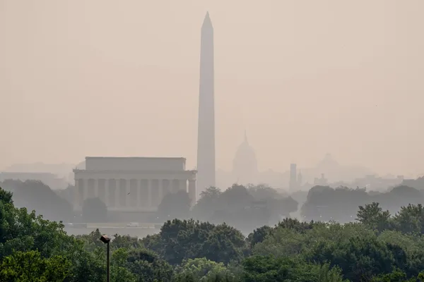 Wildfire smoke from Canada and Minnesota pushes farther into the US and engulfs DC in haze