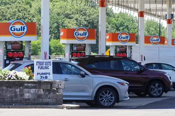Americans' confidence in US economy falls as Iran conflict sends gas prices higher