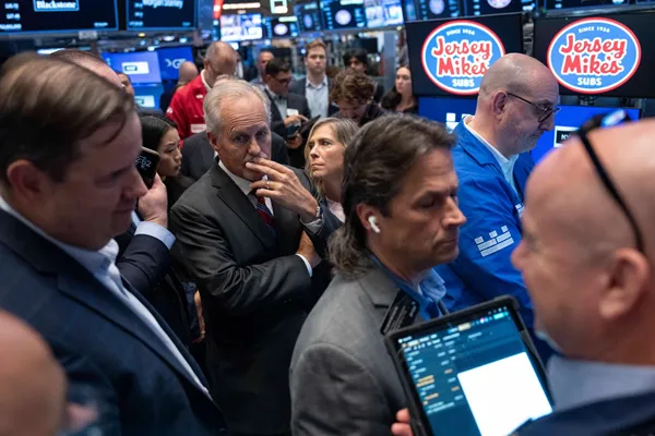Microsoft's best day since 2008 leads US stocks, while inflation worries remain in the bond market