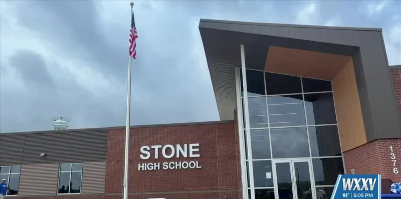 Stone County students celebrate first day at brand-new Stone High School