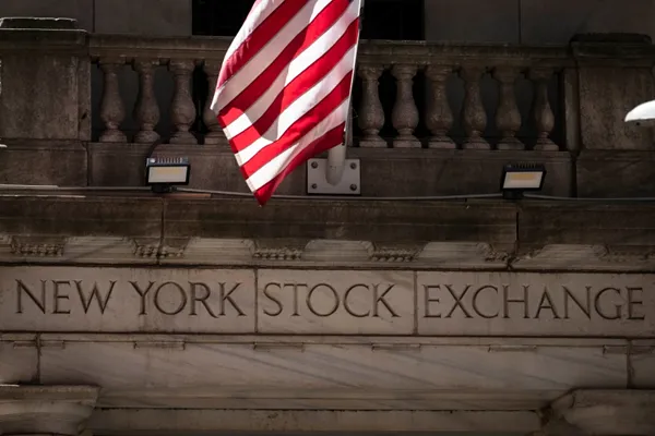 US stocks edge further from their records as oil prices keep swinging
