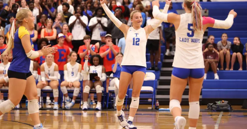 Tupelo needed hands and feet in ranked matchup