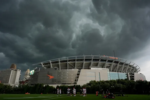 Deaths, damage reported as severe weather spawns tornadoes, flash flooding in the Midwest