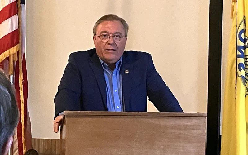 DA Kittrell speaks to Lions Club