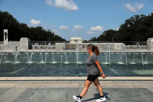 World War II Memorial in Washington is vandalized with bubbles and graffiti, upsetting Trump