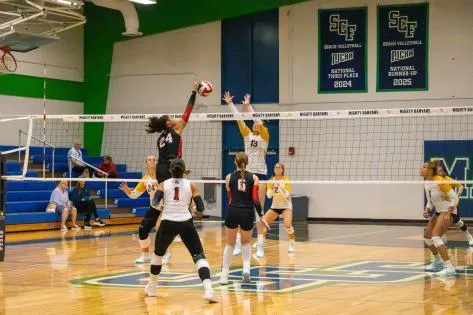 Lady Crusaders Split Final Day at Mighty Banyan VolleyPalooza
