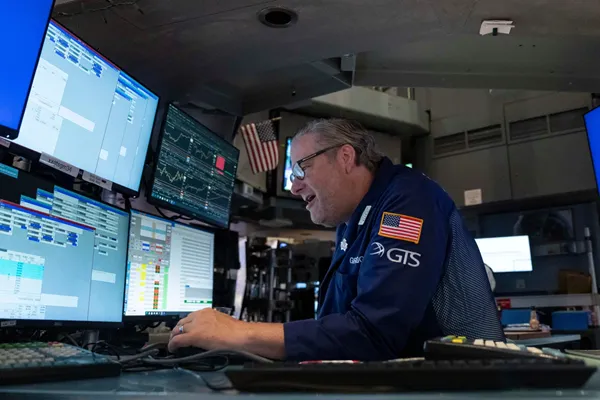 US stocks halt their slide after the Treasury Department moves to ease pressure from the bond market