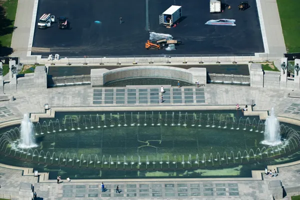 Kentucky woman indicted on charges she damaged the World War II Memorial in Washington