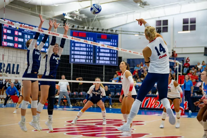 Ole Miss Volleyball starts season off hot with a 2-1 showing in the Ole Miss Classic