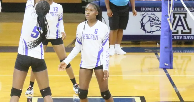 Aberdeen falls in division matchup against Lady Chargers