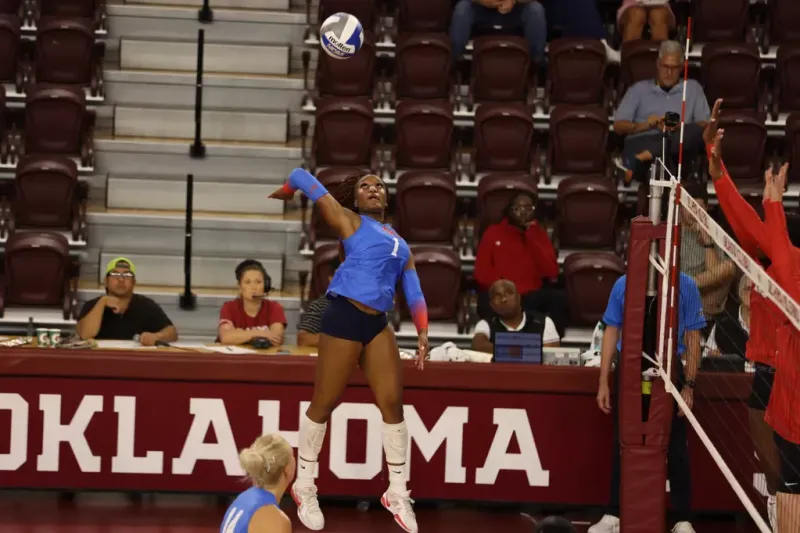 Ole Miss Volleyball splits matches in Big 10/SEC Challenge