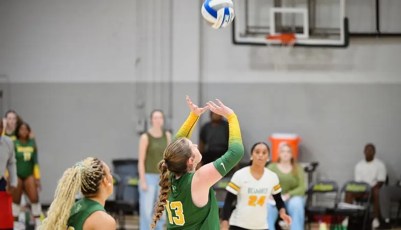 Maggie Joy Tomlin Named CCS Setter of the Week