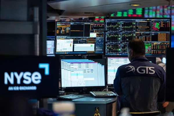 Oil prices keep rising and weigh on Wall Street