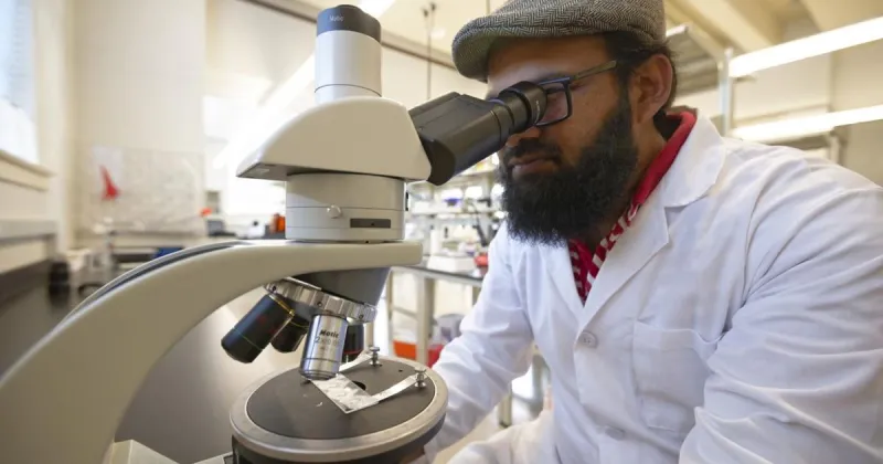 UM study peers into molecular roots of eye health, disease