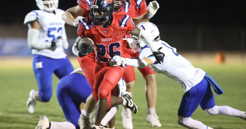 Grice scores 5 touchdowns as Eagles tame Lions