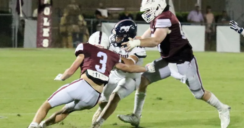 Seminoles Bounce Back with Air Attack in Win Over Strayhorn