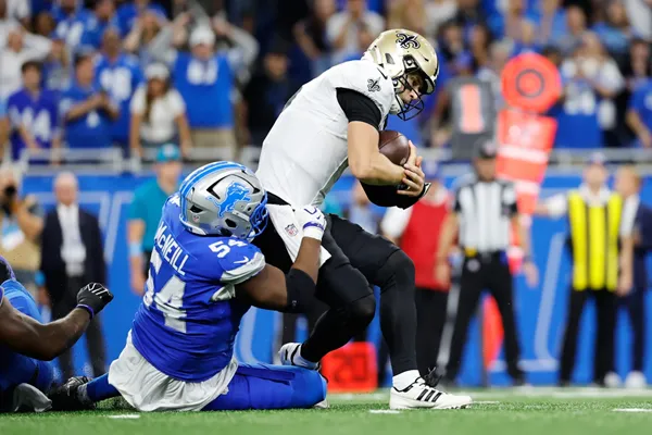 Kellen Moore goes for 2 to give Saints a chance to win in OT but effort falls short