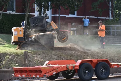 Remote-controlled grinder