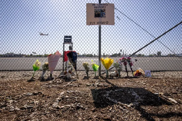 Driver who slammed into LA bus before news helicopter crash to face murder charges, prosecutor says