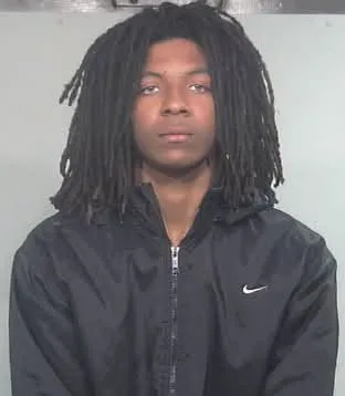 19-year-old wanted for Wednesday night shooting at a Pascagoula apartment complex