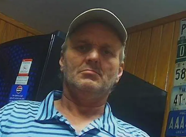 Jackson County Sheriff's Department searching for man wanted on larceny, burglary charges