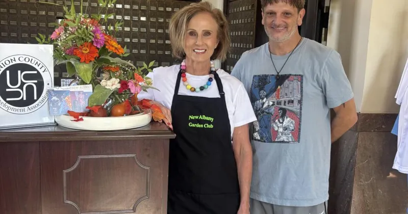 New Albany Garden Club brings fall color to UCDA and Main Street offices