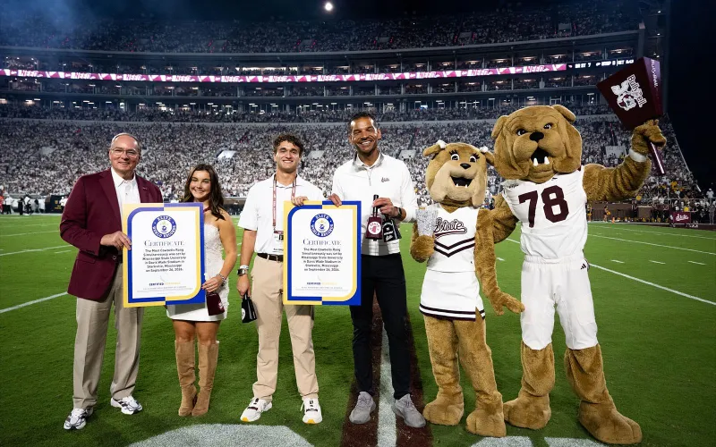 Bulldogs set world record for cowbells ringing simultaneously