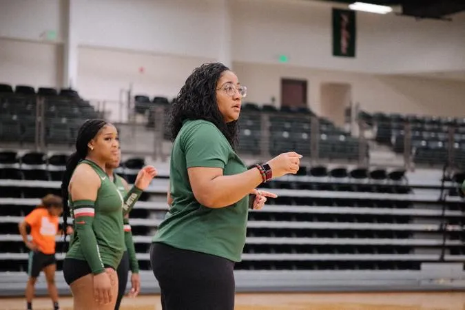 Valley State Shows Fight Late, Falls to Prairie View A&M in Three Sets