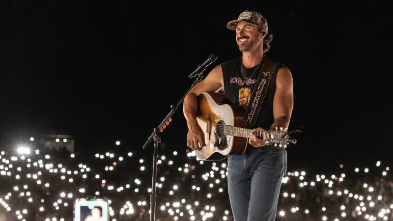 Country star Riley Green coming to Brandon Amphitheater