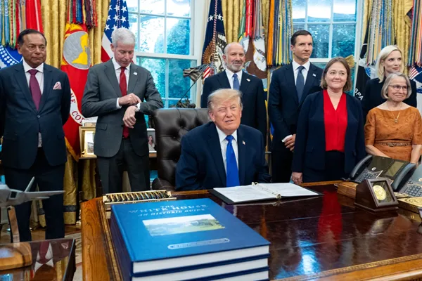 Trump announces a new $15B Iowa steel plant and claims it will be the nation's biggest