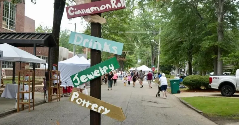 Rain moves this weekend's Robins Street Art Stroll indoors