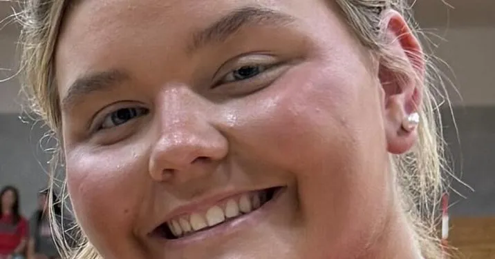 Efficient Eagles advance in 1A volleyball playoffs