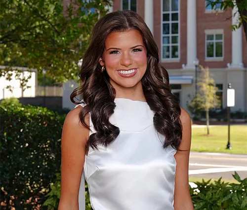 Snellings is Homecoming Queen at ICC