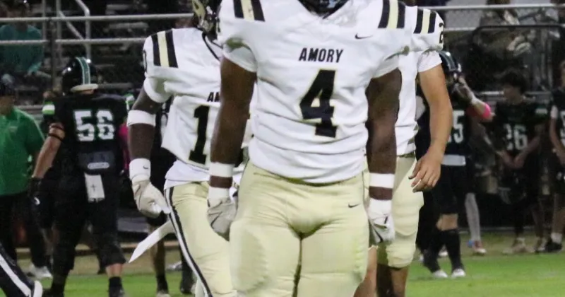 Amory handles Mooreville in division win
