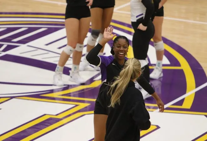 Volleyball Falls to No. 8 Centre, No. 11 Berry; Bounces Back Against Oglethorpe