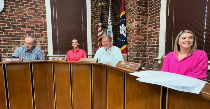 Aldermen discuss possible use of golf carts in Downtown New Albany (October 6, 2026)