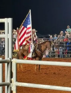 Rodeo draws large crowds despite storm threat