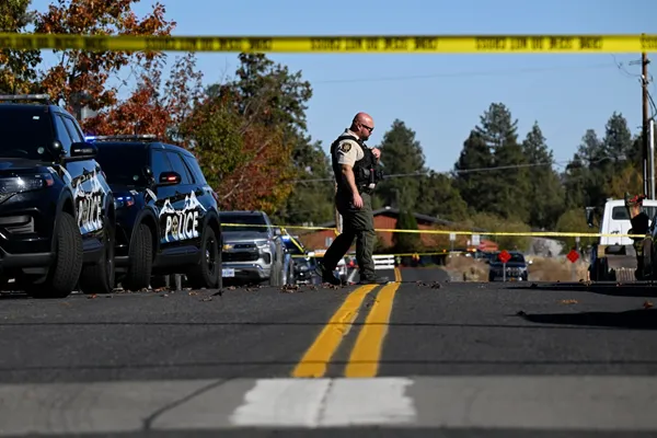 Teen shooter kills 4 at Oregon elementary school before being shot by a witness