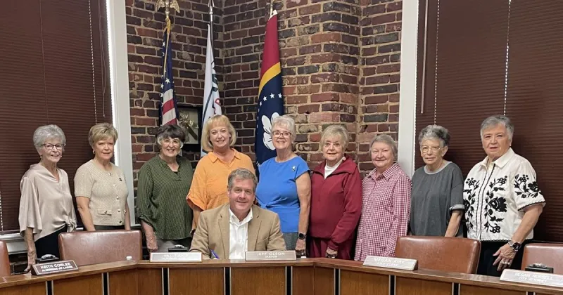 Mayor proclaims Pilot International Founders Week