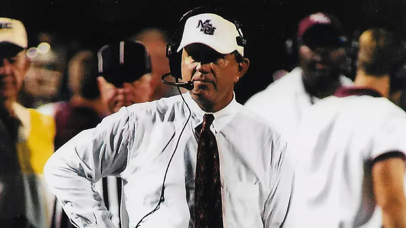 Former Mississippi State football coach Jackie Sherrill wins Bear Bryant Lifetime Achievement Award