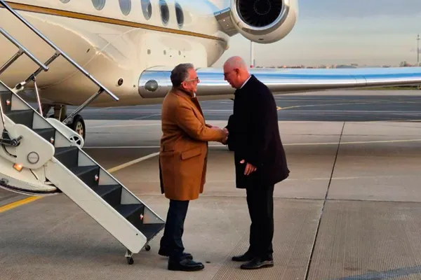 Russia frees American Stephen Hubbard after over 4 years in prison, during a visit by US envoy